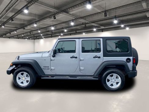 Used 2018 Jeep Wrangler Unlimited Sport w/ Connectivity Group image 4