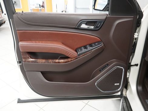 Used 2015 Chevrolet Tahoe LTZ AWD/4WD image 6