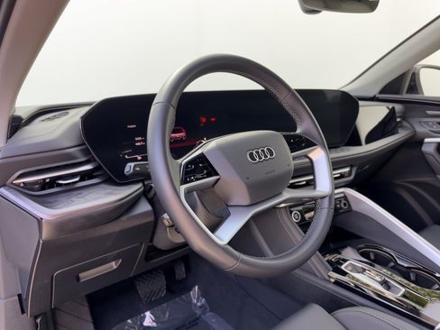 Used 2025 Audi Q5 Premium w/ Premium Plus AWD/4WD image 4