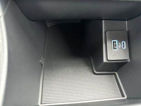 New 2024 Ford Edge SE w/ Black Appearance Package image 22