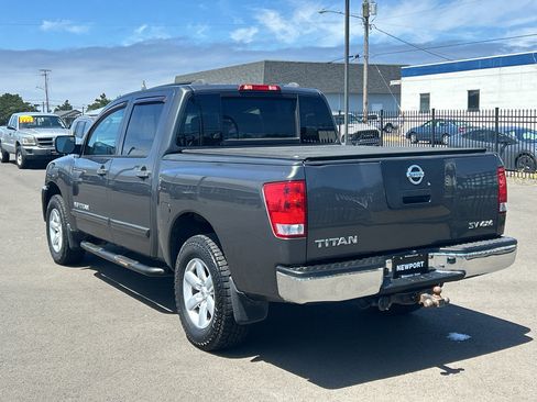 Used 2011 Nissan Titan SV AWD/4WD image 6