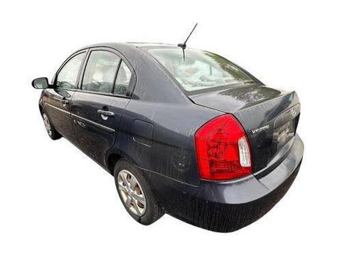 Used 2010 Hyundai Accent GLS FWD image 3