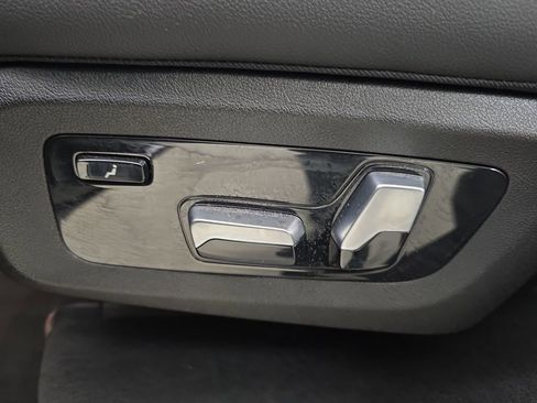 Used 2020 BMW X7 xDrive40i w/ Premium Package image 26