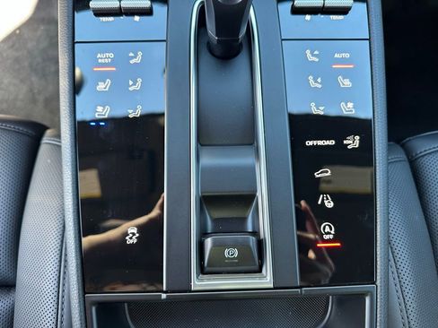 Used 2026 Porsche Macan image 24