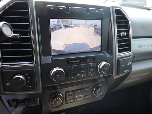 Used 2022 Ford F250 XLT w/ XLT Value Package AWD/4WD image 15