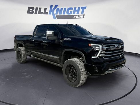 Used 2024 Chevrolet Silverado 3500 High Country w/ Technology Package image 7