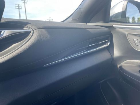 Used 2025 Buick Envista Preferred image 30