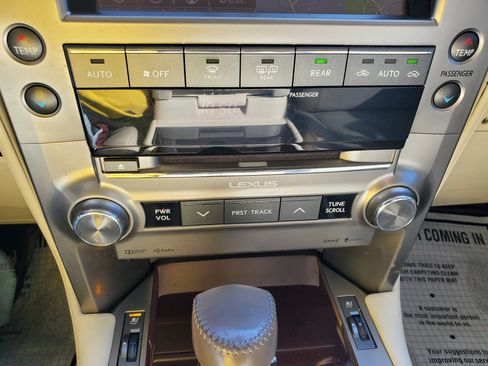 Used 2015 Lexus GX 460 image 46