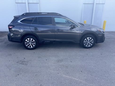 Used 2024 Subaru Outback Premium AWD/4WD image 5