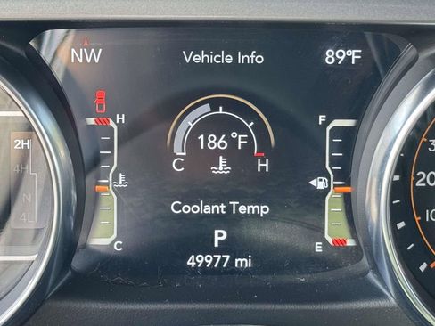 Used 2022 Jeep Gladiator Overland w/ LED Lighting Group AWD/4WD image 27