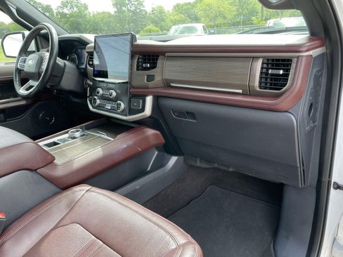 Used 2023 Ford Expedition Limited RWD image 48