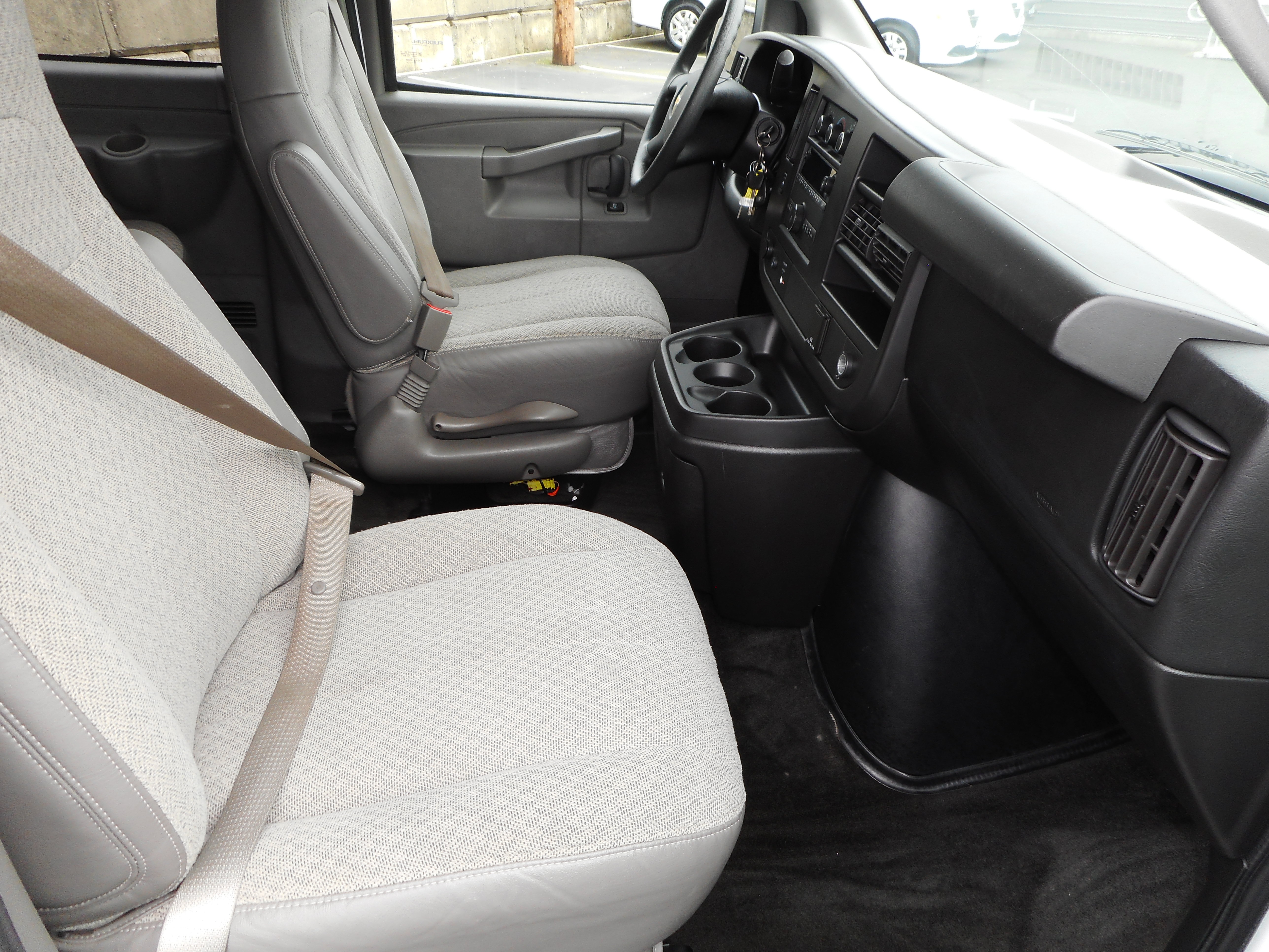 Used 2017 Chevrolet Express 3500 LT w/ LT Preferred Equipment Group RWD image 29