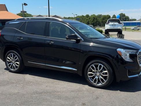 Used 2023 GMC Terrain Denali w/ Denali Premium Package AWD/4WD image 8