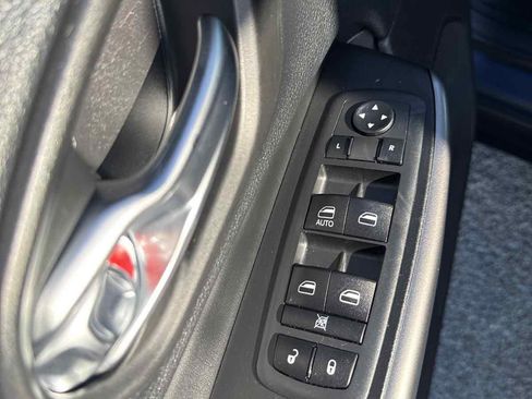 Used 2020 Jeep Cherokee Latitude image 7