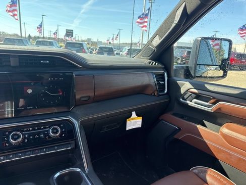 Used 2025 GMC Sierra 3500 Denali Ultimate AWD/4WD image 53