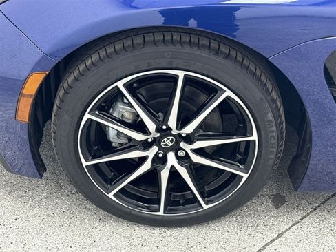 Used 2025 Toyota GR86 image 40