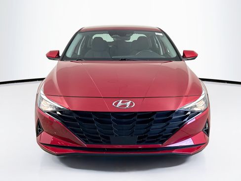 Used 2023 Hyundai Elantra SEL w/ Convenience Package FWD image 2