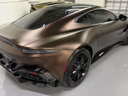 Used 2021 Aston Martin V8 Vantage Base 2dr Coupe image 12