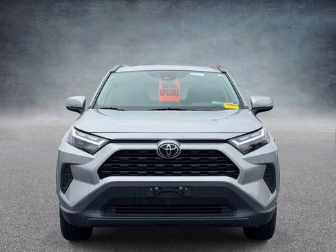 Used 2025 Toyota RAV4 XLE AWD/4WD image 6