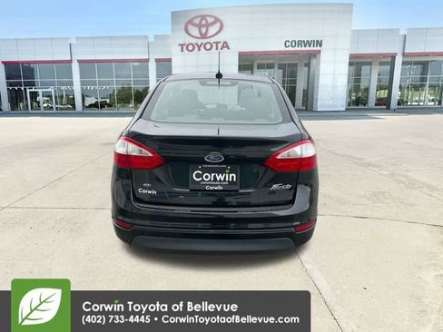 Used 2017 Ford Fiesta SE image 7