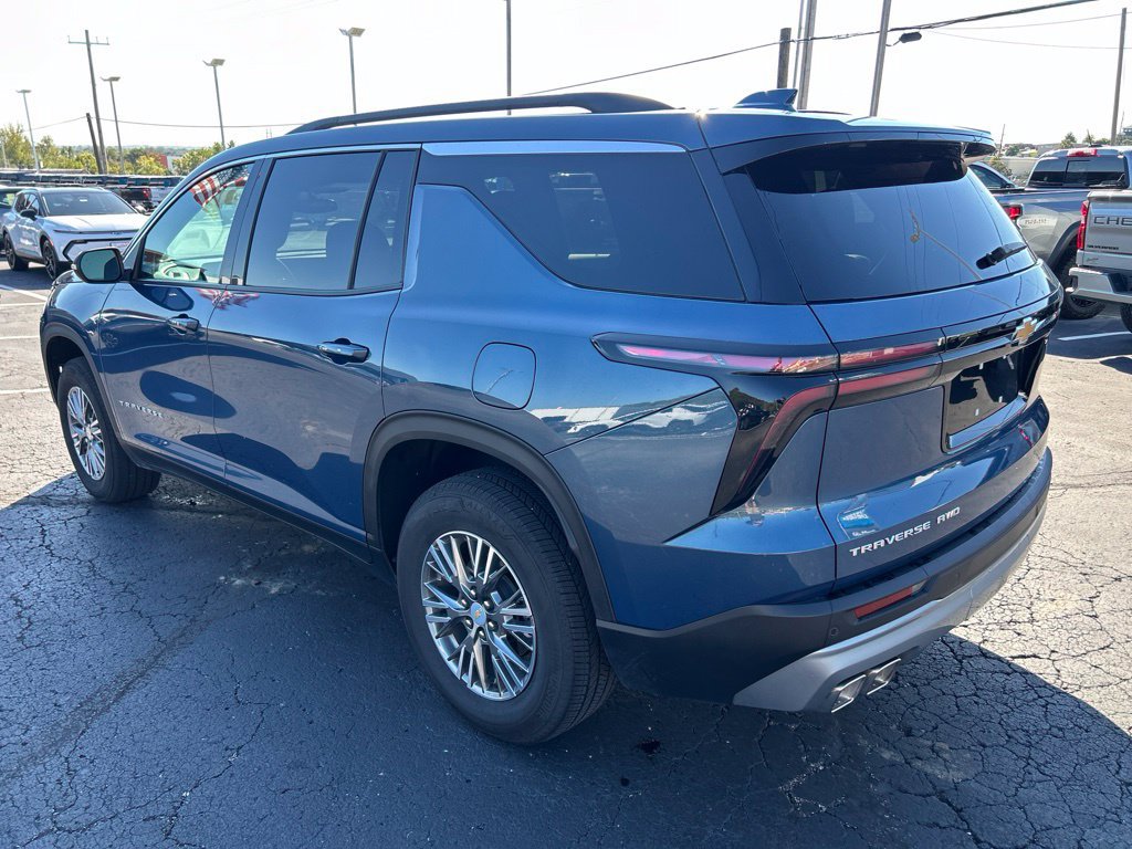 Used 2026 Chevrolet Traverse LT AWD/4WD image 7