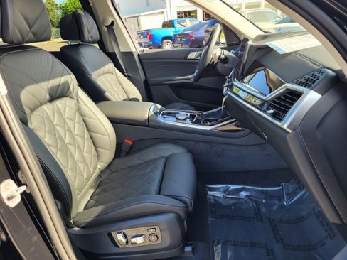 Used 2026 BMW X7 xDrive40i image 17