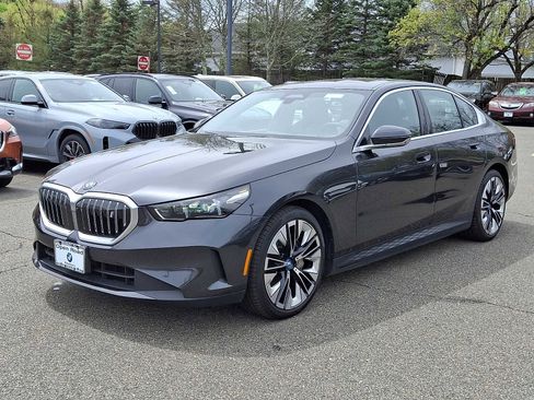 Used 2025 BMW i5 xDrive40 w/ Premium Package AWD/4WD image 3