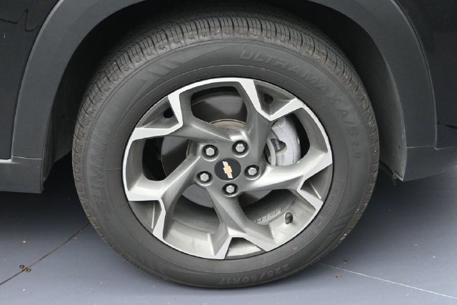 Used 2024 Chevrolet Trax LT FWD image 5
