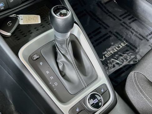 Certified 2026 Hyundai Venue SEL FWD image 15