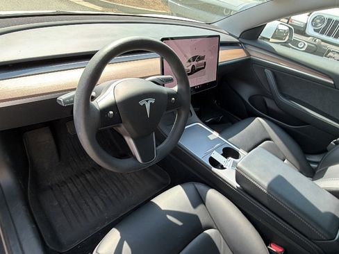 Used 2023 Tesla Model 3 Standard Range image 25