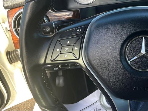 Used 2015 Mercedes-Benz GLK 350 4MATIC image 11