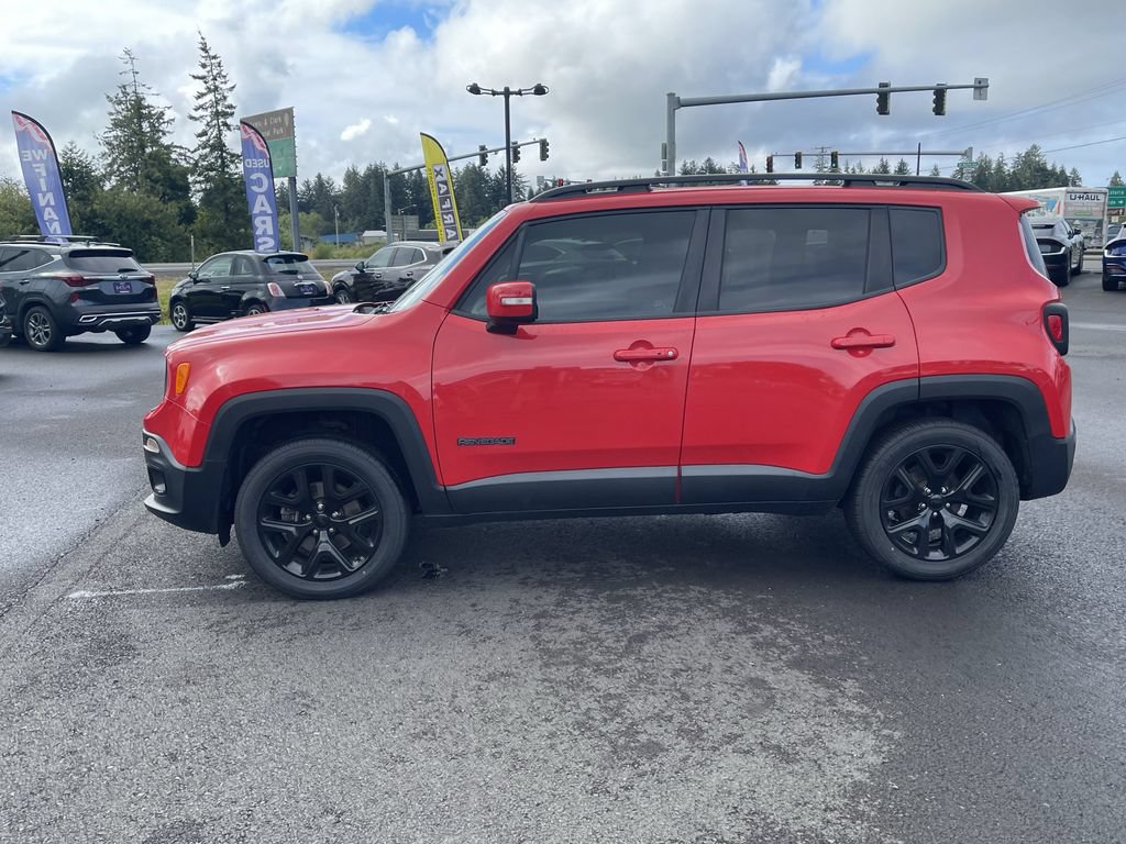Used 2018 Jeep Renegade Altitude AWD/4WD image 3
