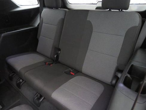 Used 2023 Chevrolet Traverse LT image 20