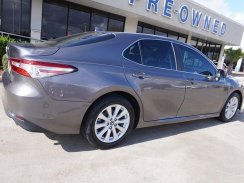 Used 2019 Toyota Camry LE image 6