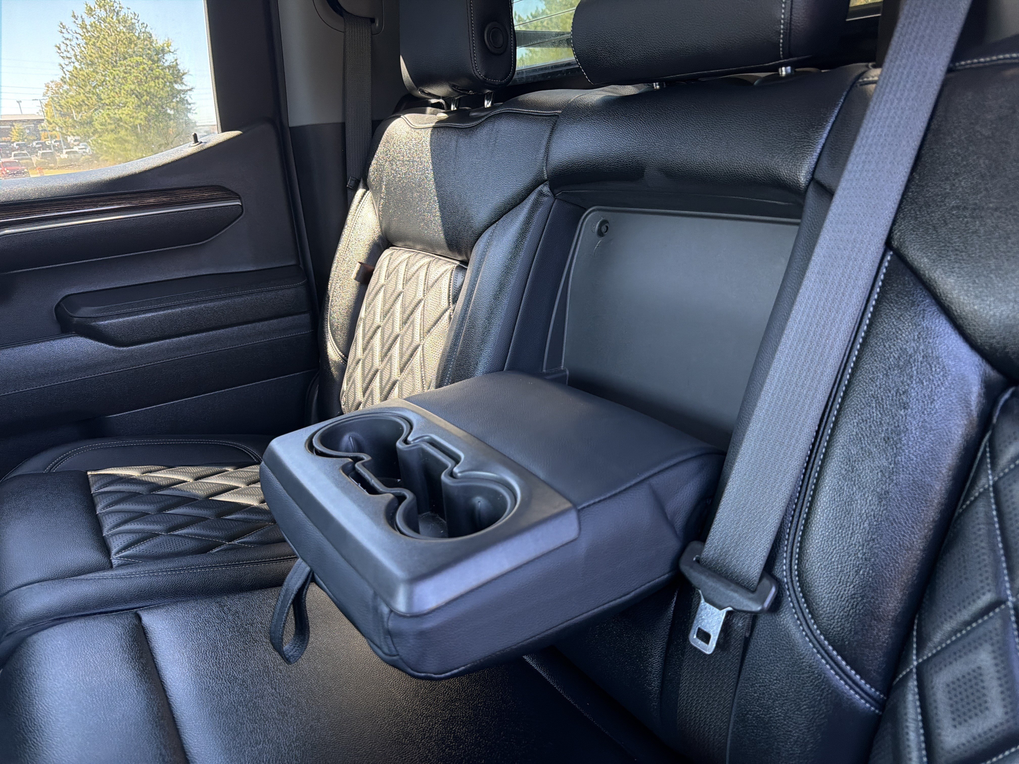 Used 2024 GMC Sierra 1500 Elevation w/ LPO, Elevation Black Package AWD/4WD image 10