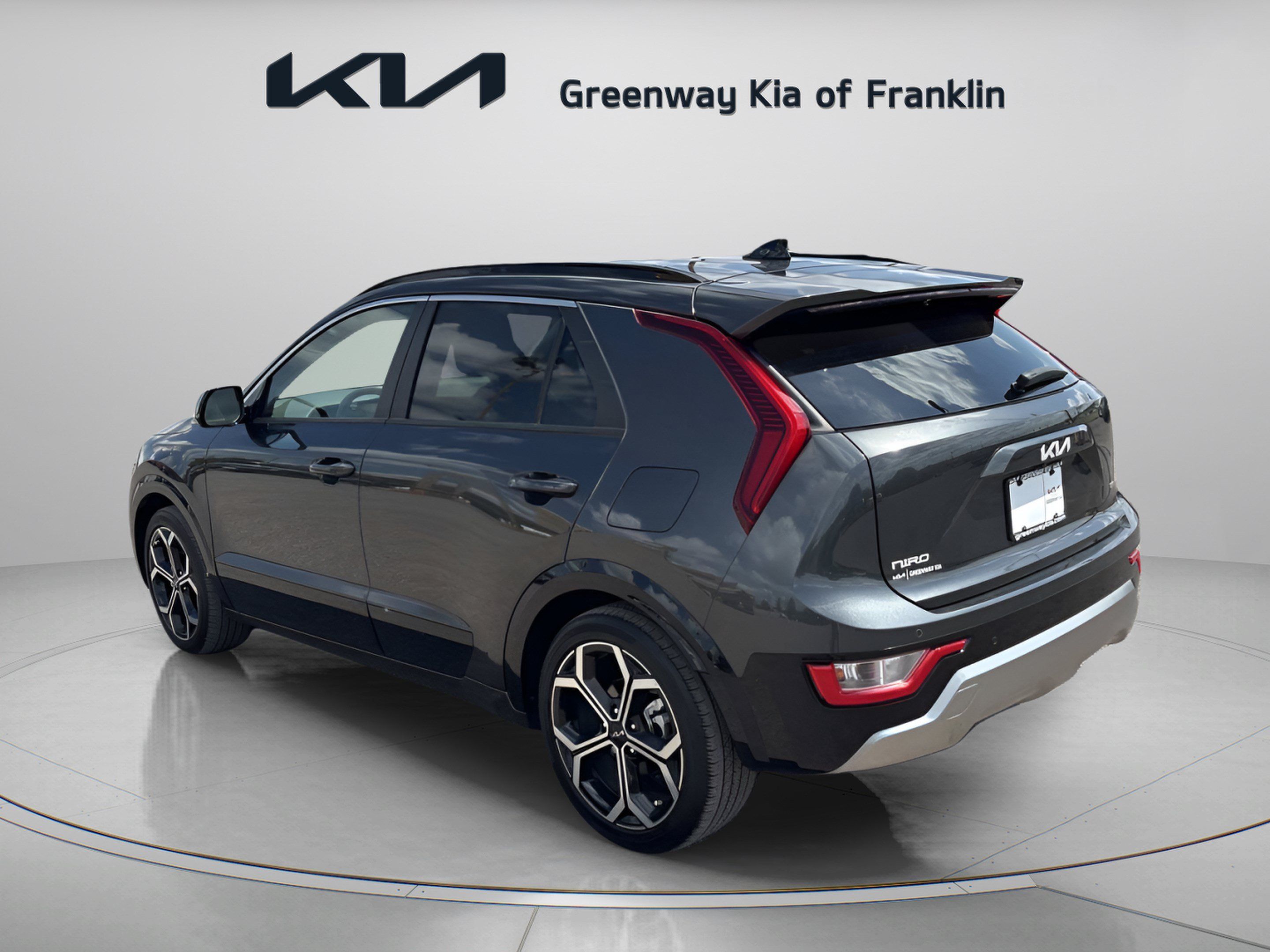 Used 2023 Kia Niro EX Touring FWD image 5