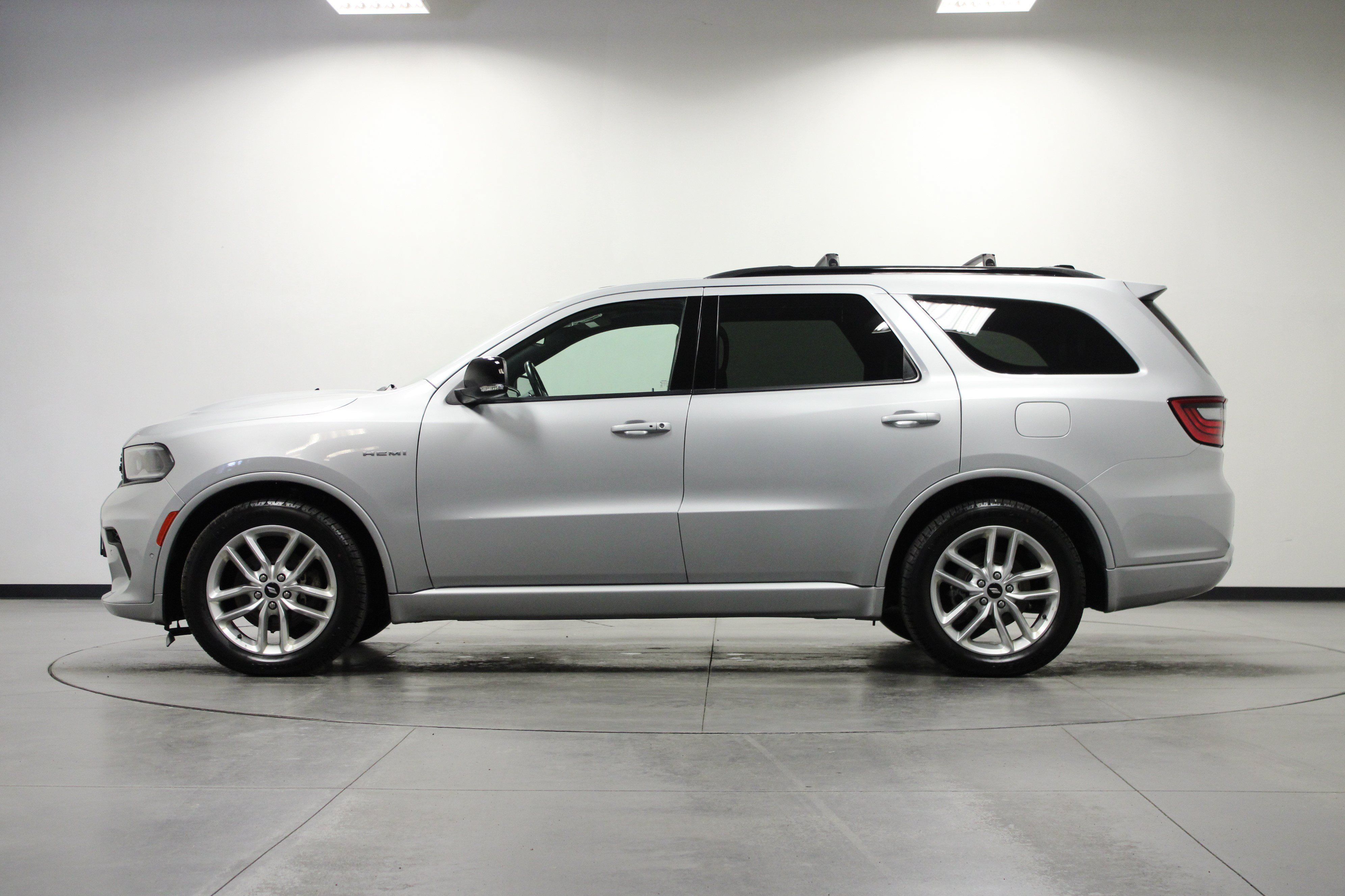 Used 2025 Dodge Durango R/T AWD/4WD image 7