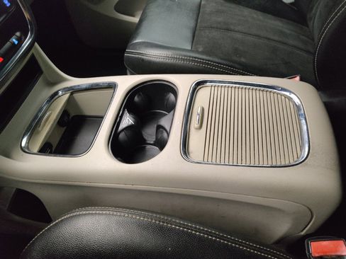 Used 2019 Dodge Grand Caravan SXT FWD image 26