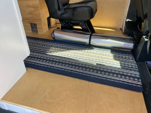 Used 2020 Ford Transit 250 Medium Roof image 12