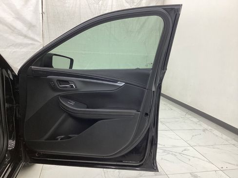 Used 2019 Chevrolet Impala LT FWD image 21