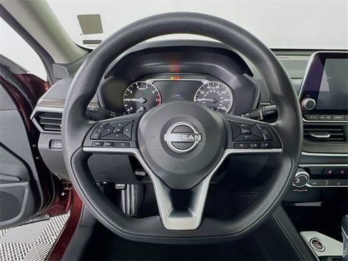 Used 2023 Nissan Altima 2.5 SV image 12