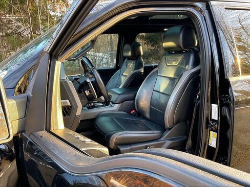 Used 2018 Ford F150 Raptor w/ Equipment Group 802A Luxury image 10