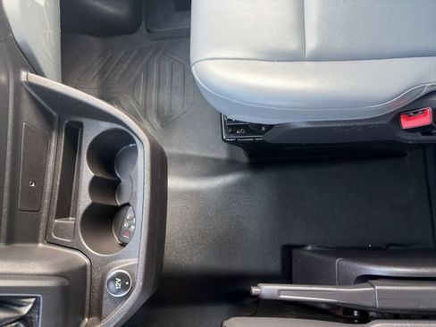 Used 2019 Ford Transit 250 130 Low Roof RWD image 2