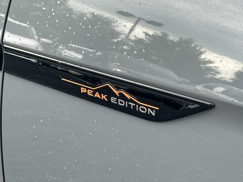 Used 2024 Volkswagen Atlas Peak Edition SE AWD/4WD image 16