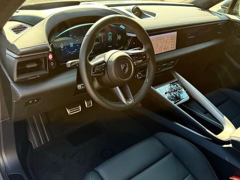 New 2025 Porsche Macan Turbo Electric image 4