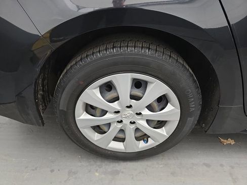 Used 2022 Toyota Corolla LE image 20