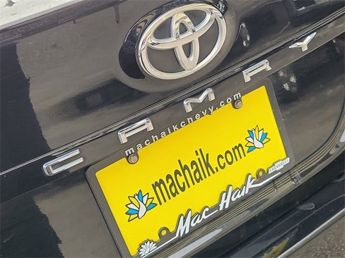 Used 2019 Toyota Camry SE w/ Convenience Package image 28