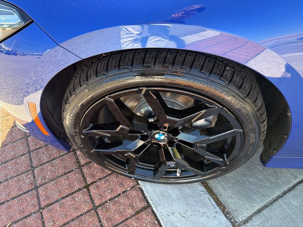 New 2026 BMW 330i Sedan w/ M Sport Package RWD image 9
