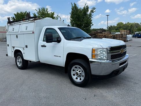 Used 2013 Chevrolet Silverado 3500 W/T RWD image 3