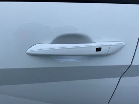 Used 2025 Hyundai Elantra Blue image 19